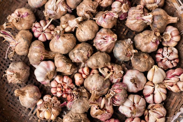 Garlic cloves